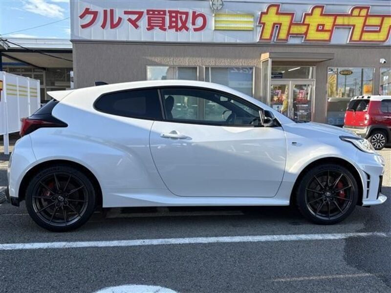 GR YARIS