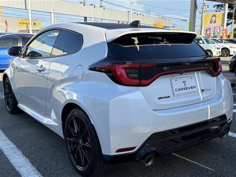 GR YARIS