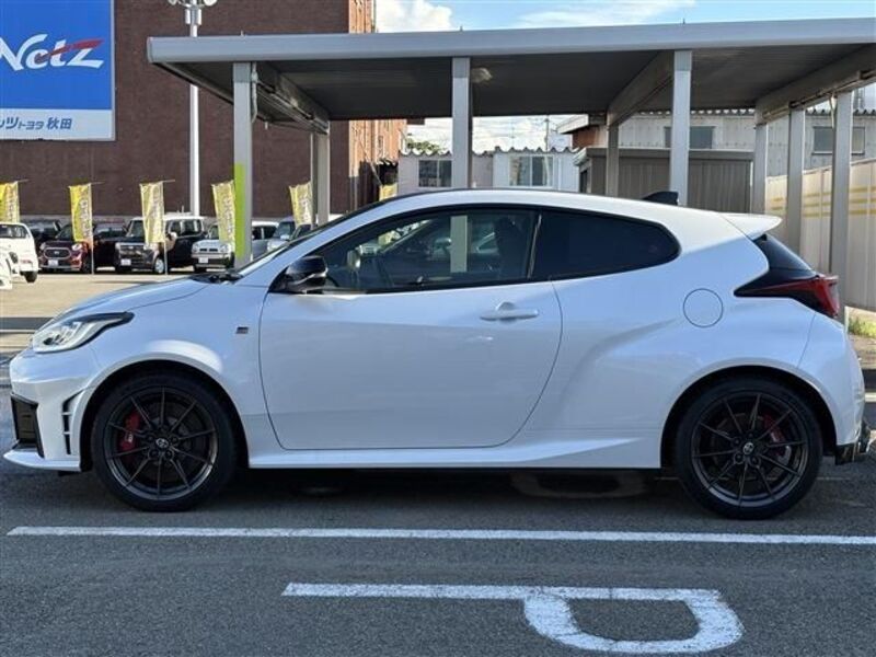 GR YARIS