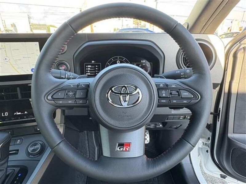 GR YARIS