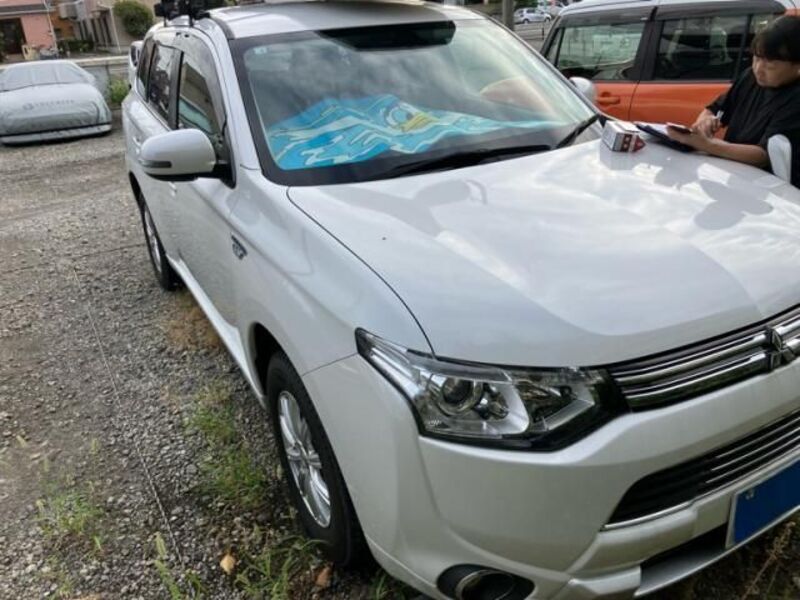 MITSUBISHI OUTLANDER PHEV