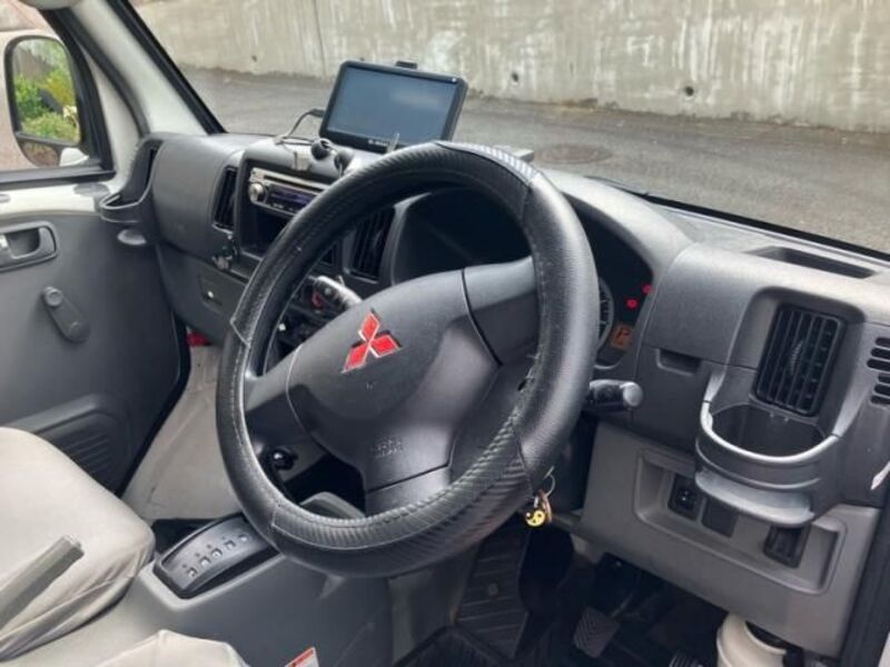 MINICAB VAN