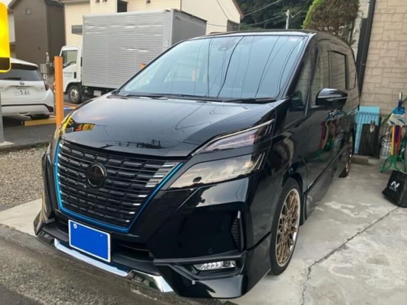 NISSAN SERENA