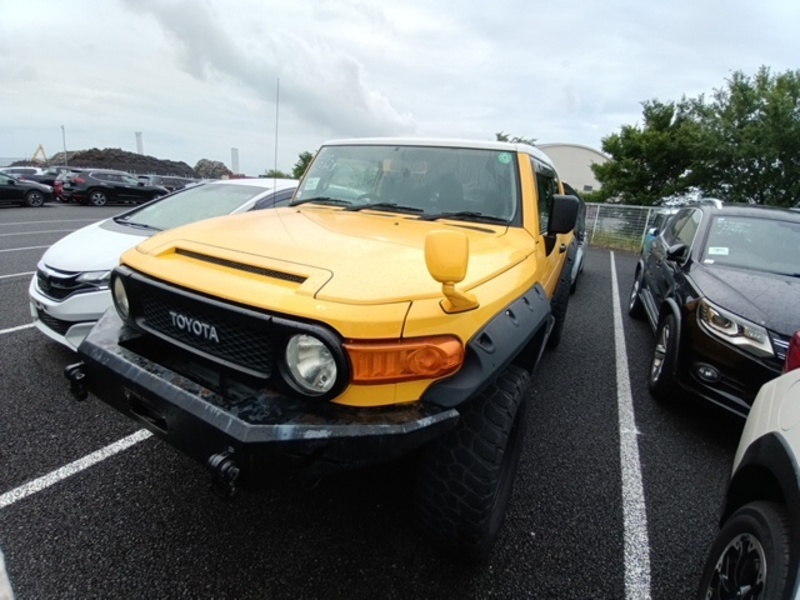 TOYOTA FJ CRUISER