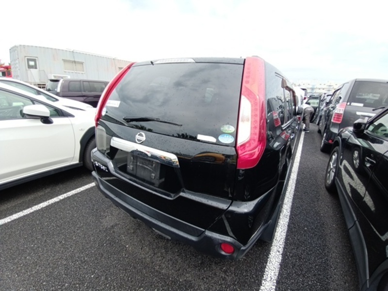 X-TRAIL