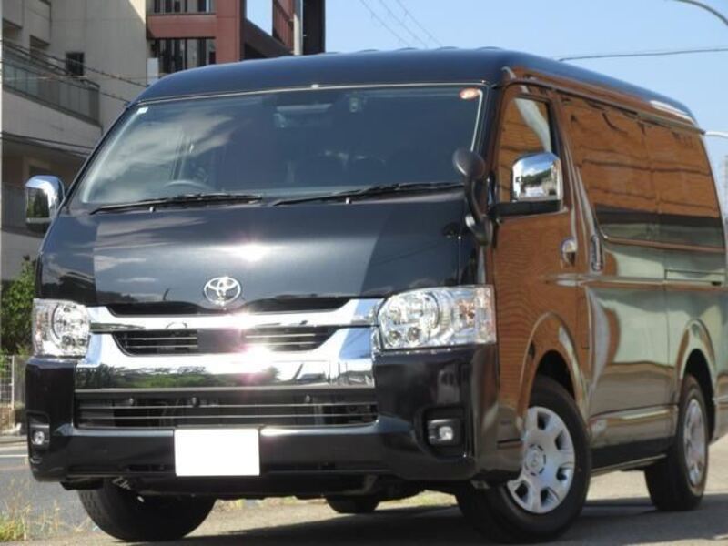 TOYOTA HIACE