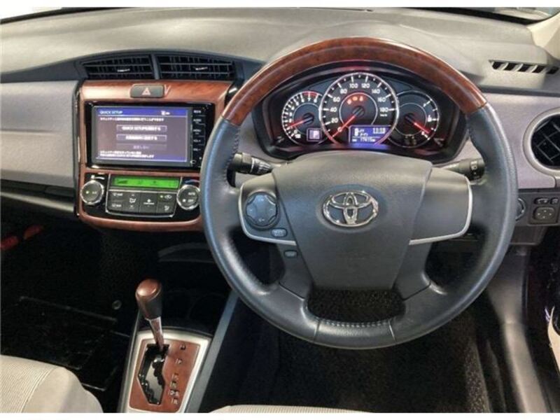 COROLLA AXIO