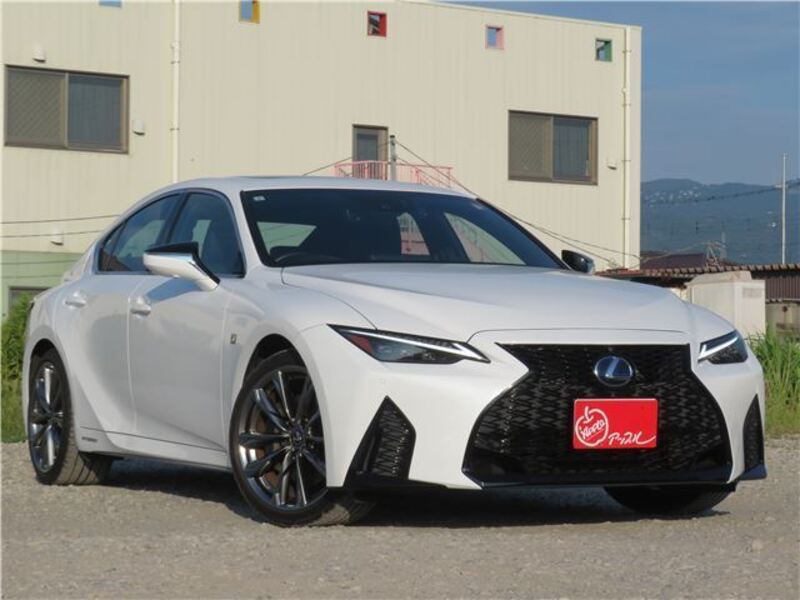 LEXUS IS