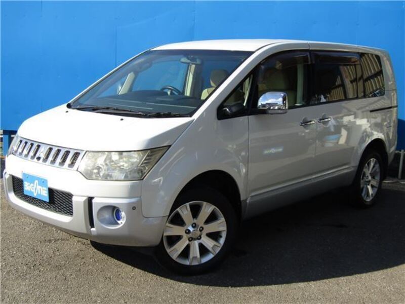 MITSUBISHI DELICA D5