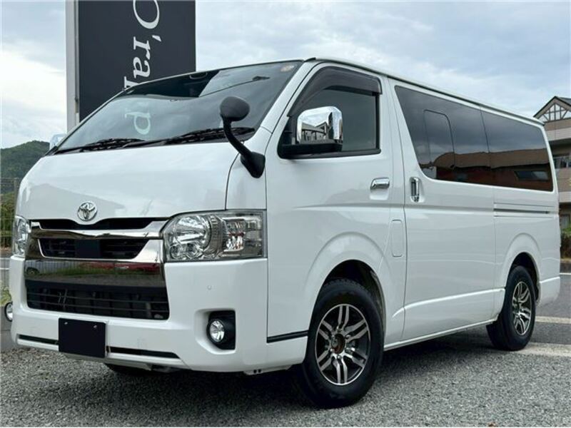 TOYOTA HIACE