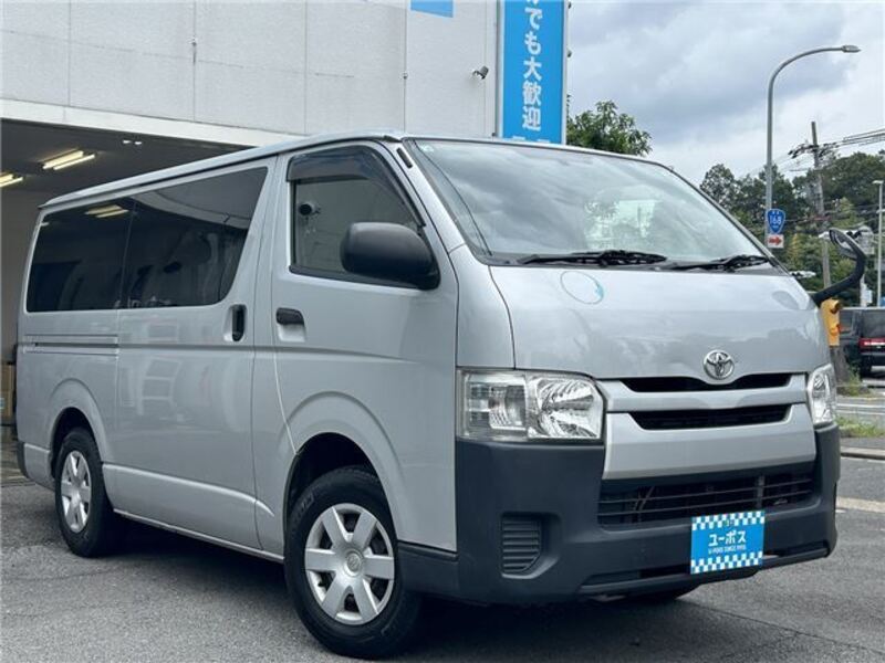 TOYOTA HIACE