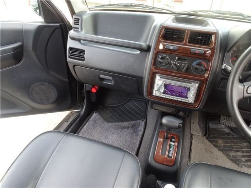 PAJERO JR