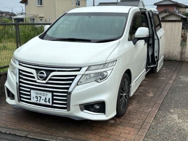 NISSAN ELGRAND