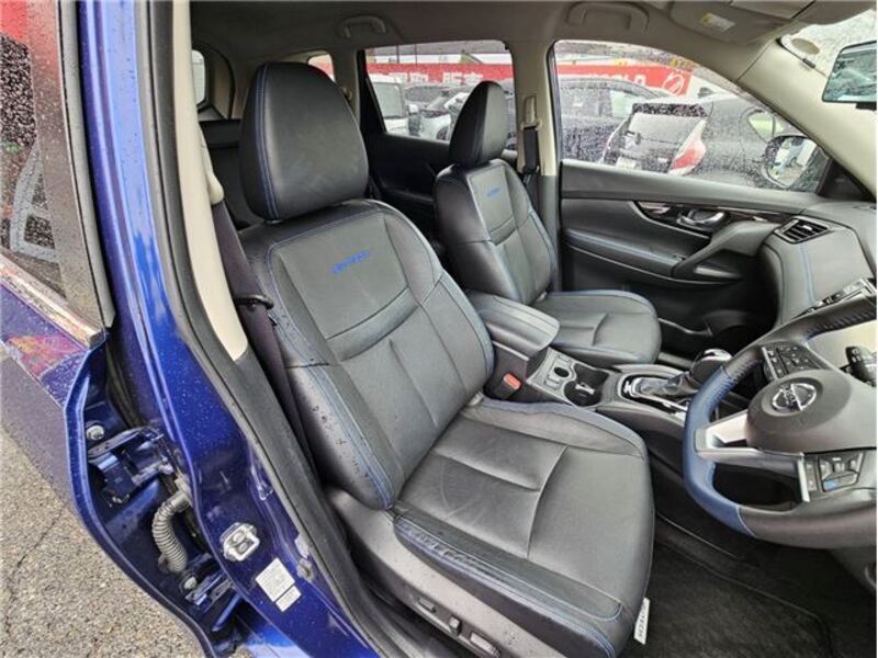 X-TRAIL