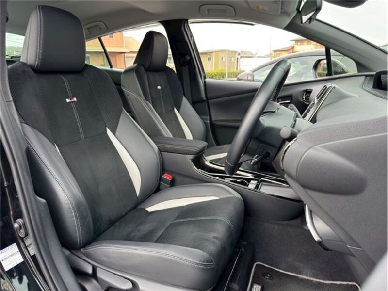 PRIUS PHV