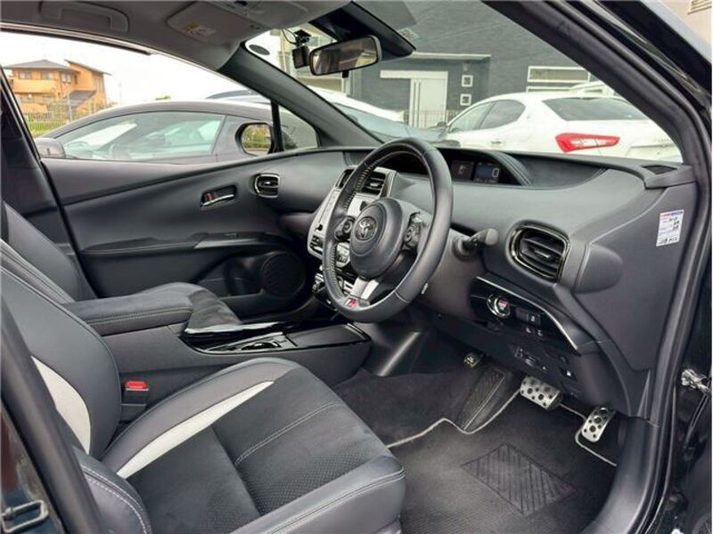 PRIUS PHV