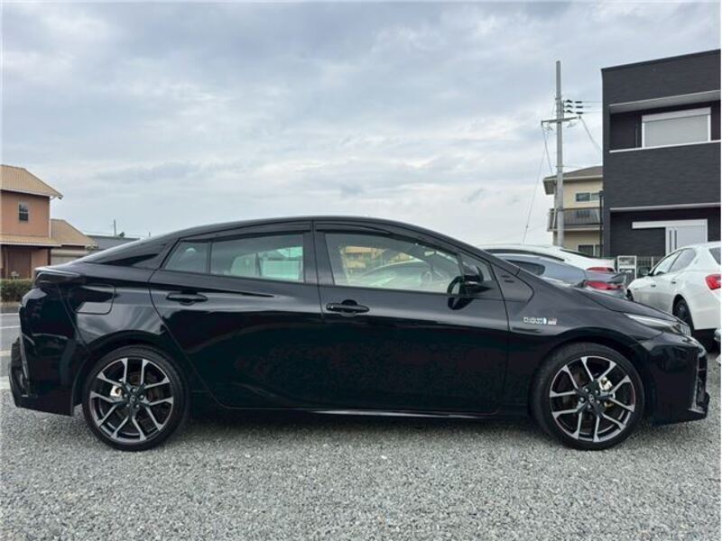 PRIUS PHV