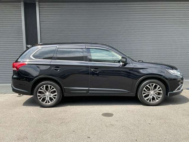 OUTLANDER