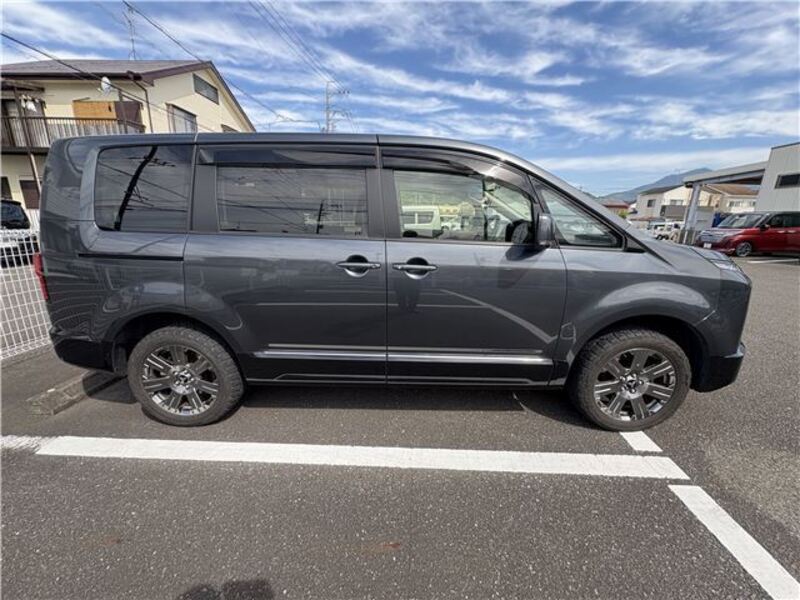 DELICA D5