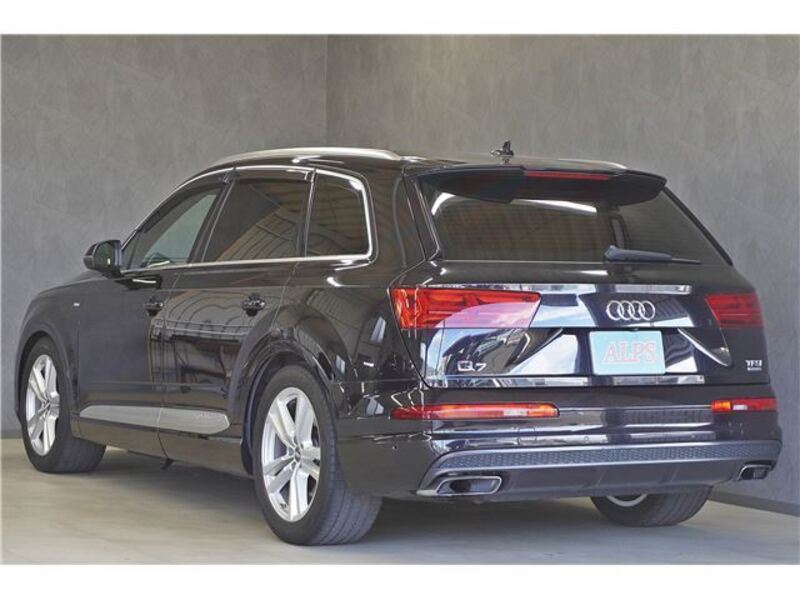 Q7