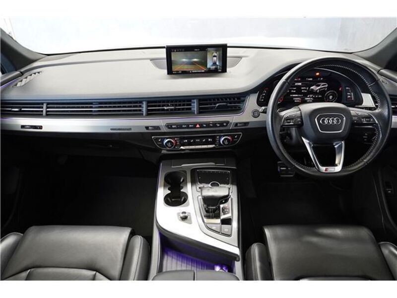 Q7