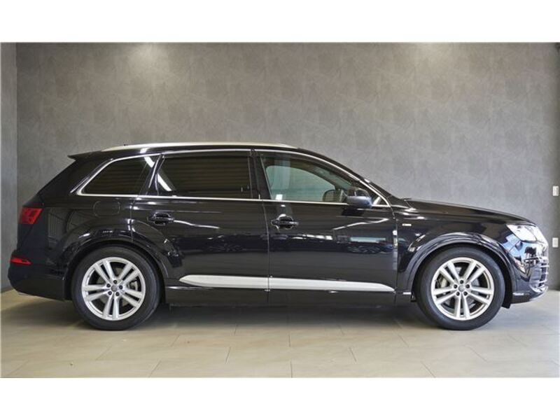 Q7