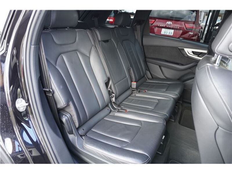 Q7