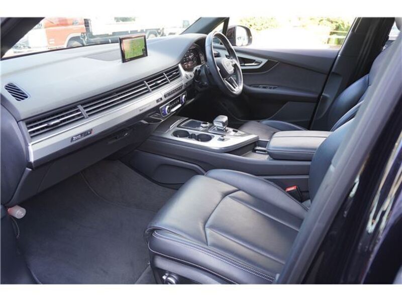 Q7