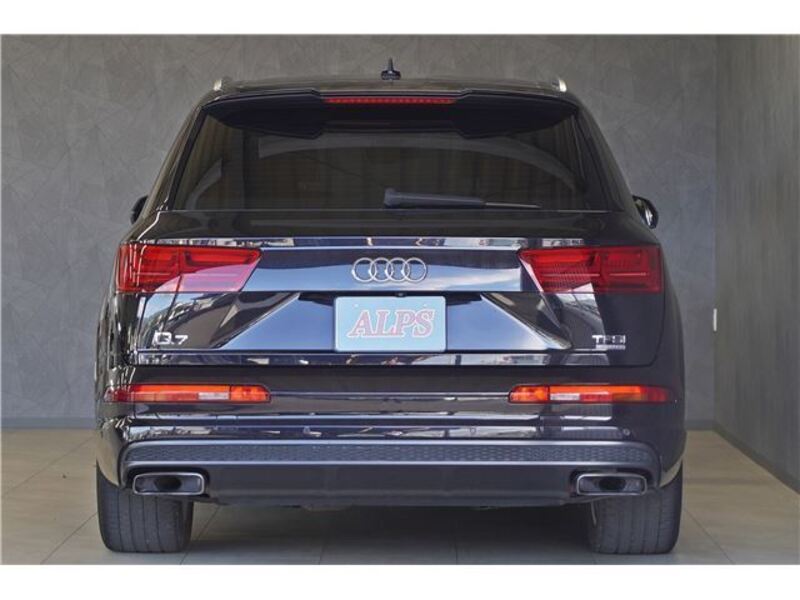 Q7