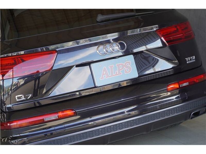 Q7
