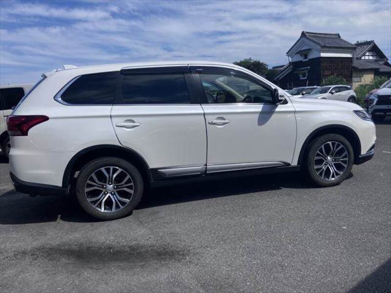 OUTLANDER
