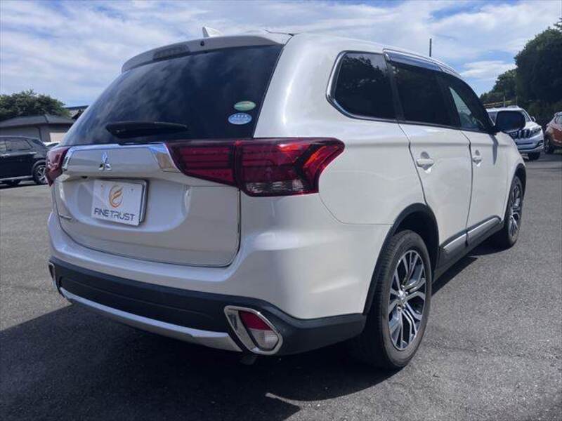 OUTLANDER
