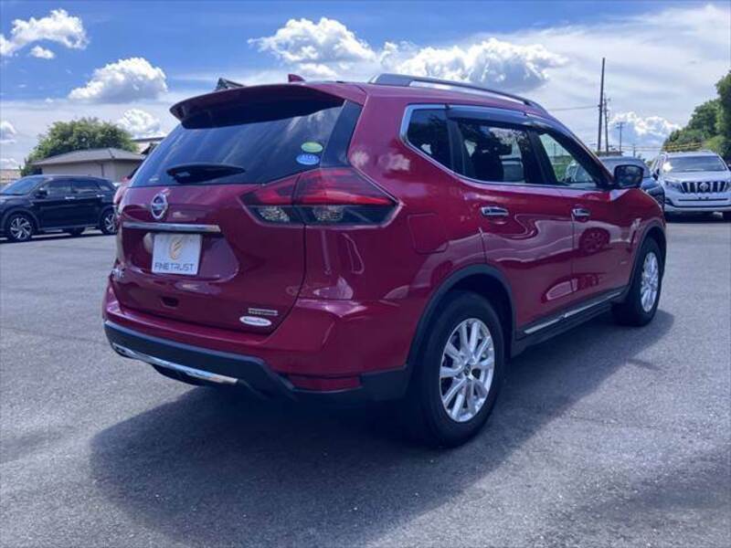 X-TRAIL