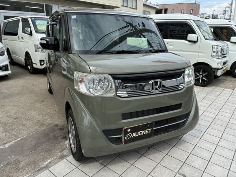 HONDA N BOX SLASH