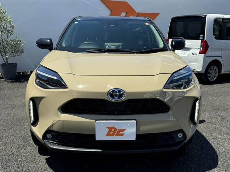 YARIS CROSS