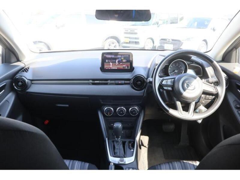 MAZDA2