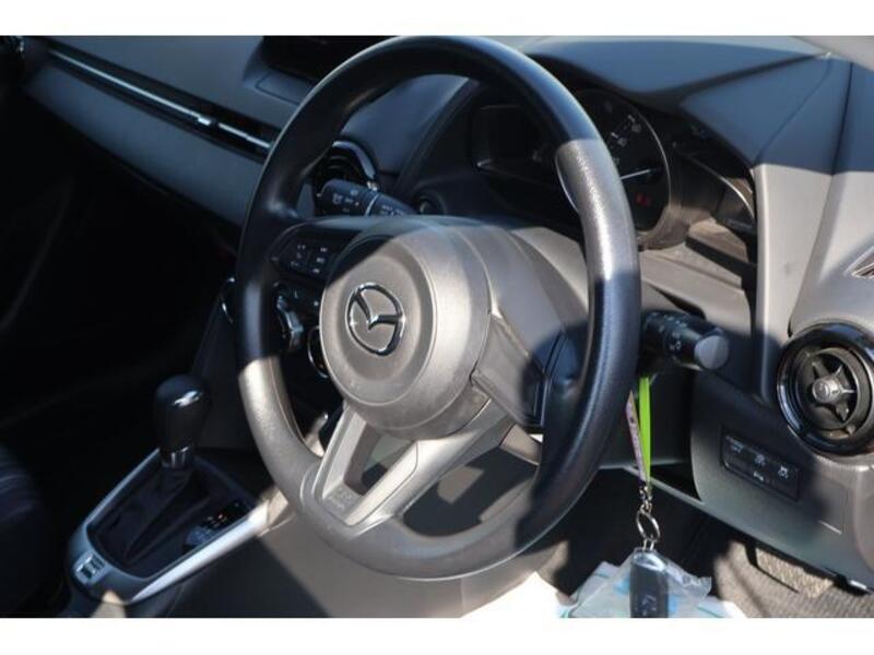 MAZDA2