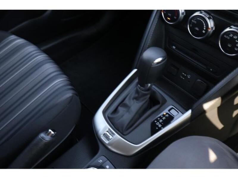 MAZDA2