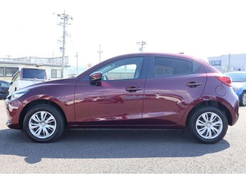 MAZDA2