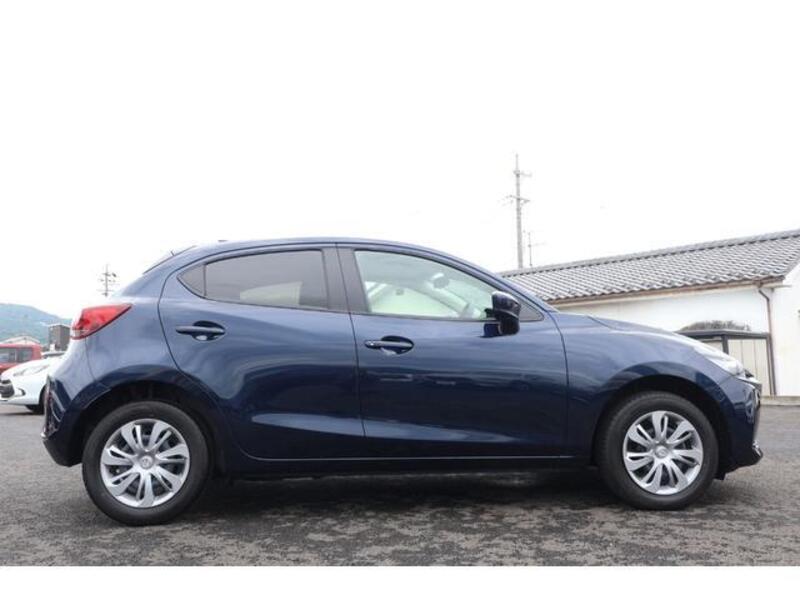 MAZDA2
