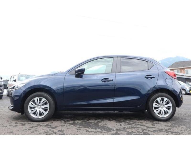 MAZDA2