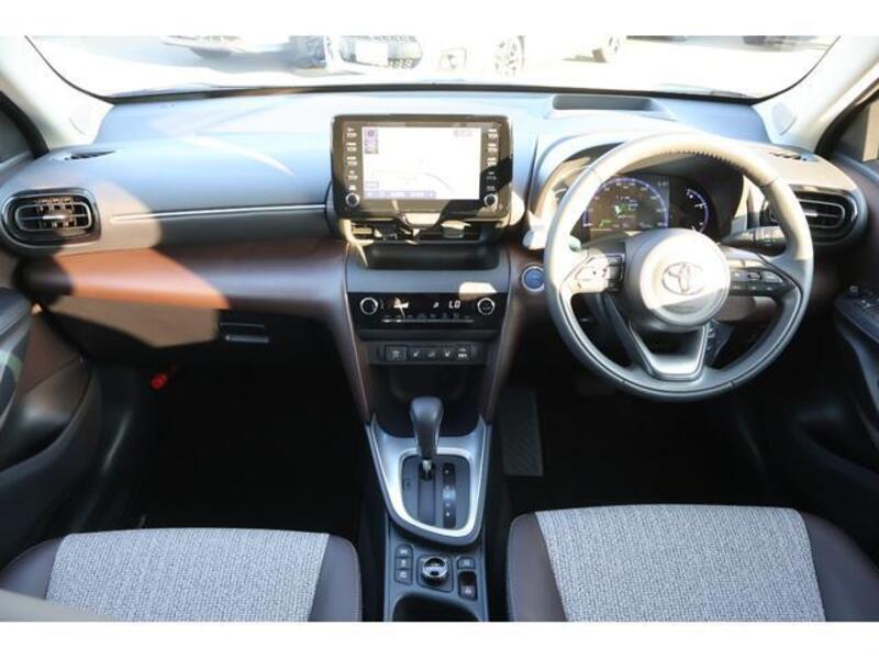 YARIS CROSS