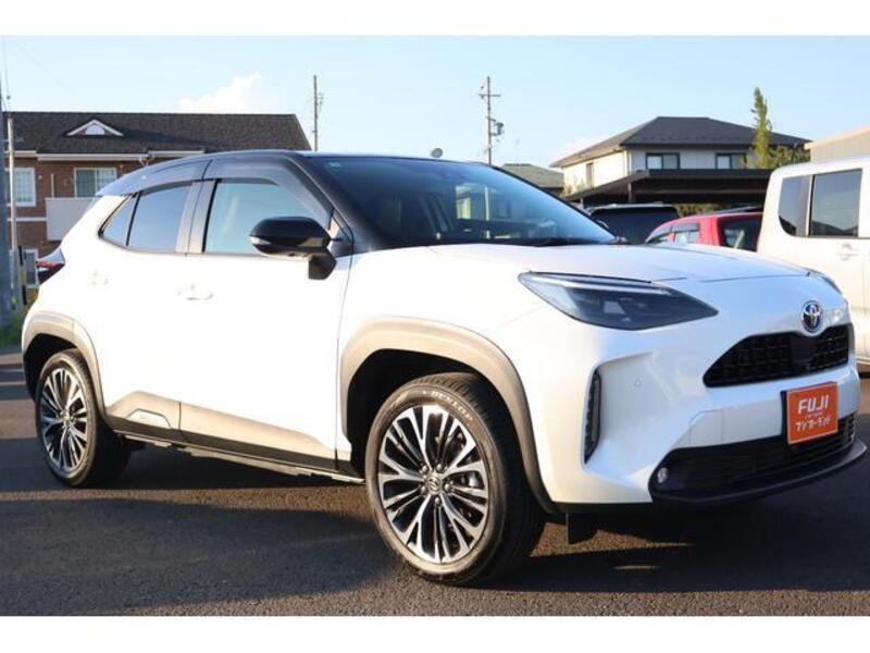 YARIS CROSS