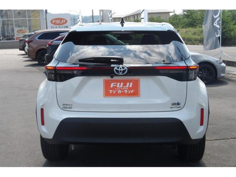 YARIS CROSS