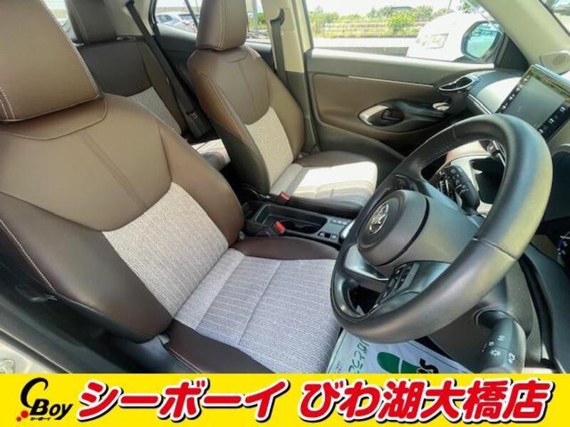 YARIS CROSS