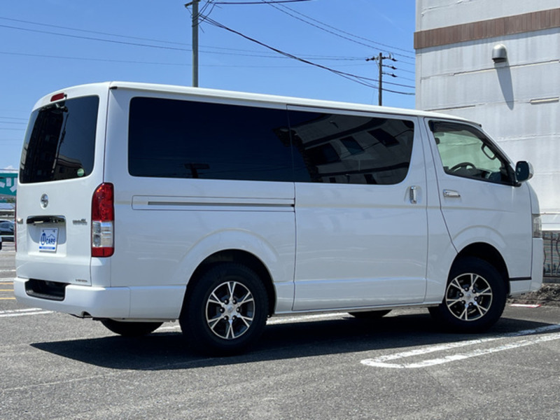 HIACE VAN