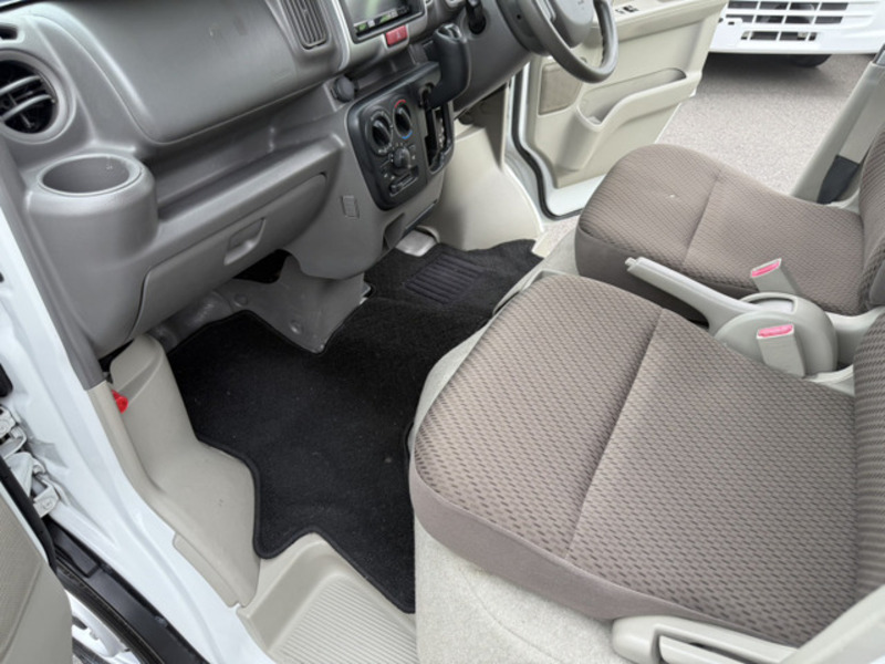 MINICAB VAN
