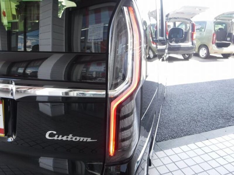 N BOX CUSTOM