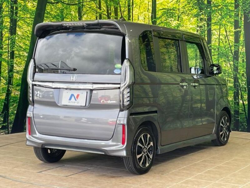 N BOX CUSTOM
