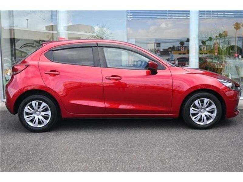 MAZDA2